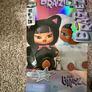 Bratz Bratziez Iconz Seriez Plush Keychain Blind Box Sasha